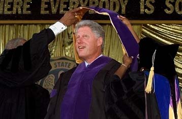 Καθηγητής της Οξφόρδης ο Κλίντον;