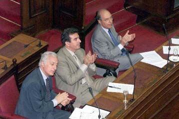 Η κυβέρνηση παγώνει το θέμα με τις ταυτότητες εν αναμονή σχετικής απόφασης της ΕΕ