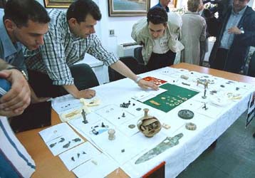 Συνελήφθη οικογένεια αρχαιοκαπήλων