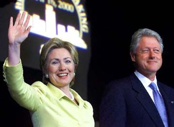 Η Χίλαρι επίσημη υποψήφια των Δημοκρατικών για τη Γερουσία της Νέας Υόρκης