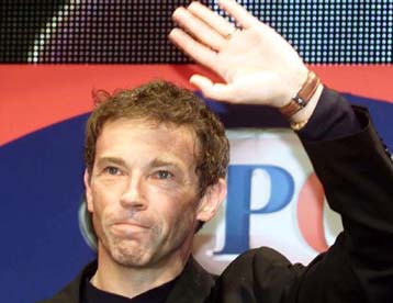 Απειλεί τη δημοκρατία η πρόταση Χάιντερ για επιβολή κυρώσεων σε βουλευτές και στον Πρόεδρο