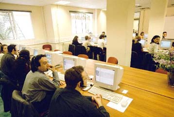 Πιο εργατικοί οι Ελληνες από τους υπόλοιπους Ευρωπαίους