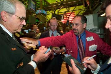 H Fed αύξησε τα επιτόκια κατά μισή ποσοστιαία μονάδα