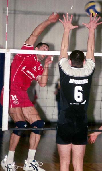 Ο Σ.Κόκκαλης αναλαμβάνει το τμήμα βόλεϊ του Ολυμπιακού!