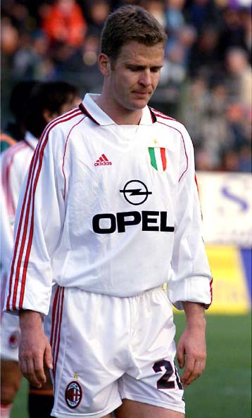 Παραμένει στη Μίλαν ο Μπίρχοφ