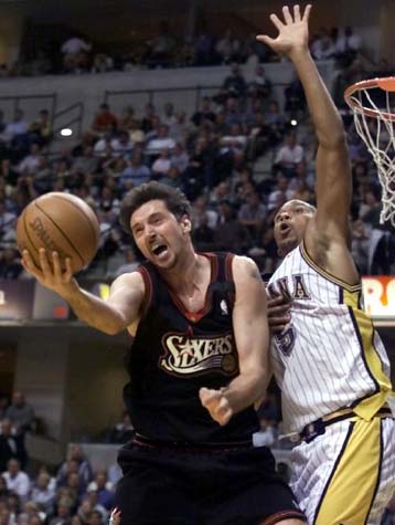 Οι Σίξερς συνέτριψαν 107-86 την Ιντιάνα