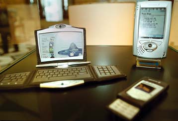 Κινητό και φορητός υπολογιστής τα όπλα της νέας γενιάς χάκερ