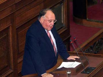 Το ΥΠΠΟ θα καλύψει μέρος των 800 ανεκτέλεστων αποφάσεων για επιχορηγήσεις