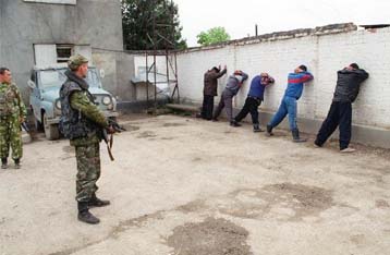 Ο πόλεμος στην Τσετσενία θα συνεχιστεί  προειδοποιεί ο Μασχάντοφ