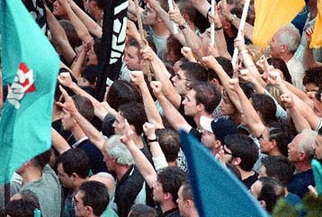 Γενική ανυπακοή προς το καθεστώς ζήτησε σε συγκέντρωση της αντιπολίτευσης ο Ντράσκοβιτς