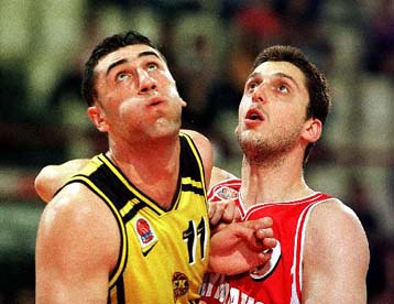 Μπαράζ συναντήσεων από τους 10