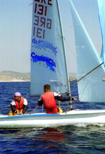 Στην πρώτη θέση του Παγκόσμιου 470 οι Μπεκατώρου – Τσουλφά