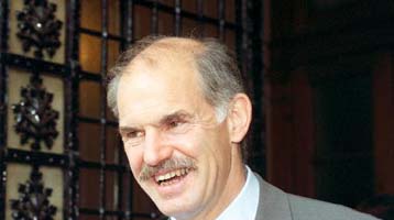 Η Ελλάδα δεν έχει βάλει στο ράφι το Κυπριακό