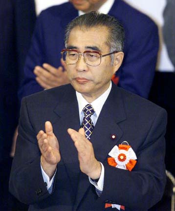 Υπέκυψε το πρωί της Κυριακής ο τέως πρωθυπουργός της Ιαπωνίας Κ.Ομπούτσι