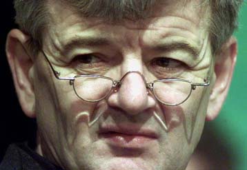 Την αναθέρμανση των σχέσεων ΗΠΑ-Γερμανίας ζητεί ο Γιόσκα Φίσερ