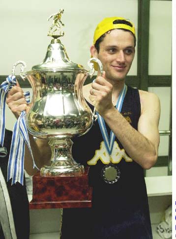 Επέμβαση στην ωμοπλάτη έκανε ο Λάκης