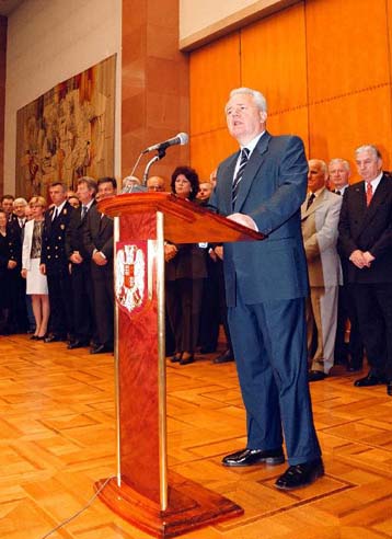 Εναντίον του Μιλόσεβιτς και ο Τσόσιτς – Ο Στίπε Μέσιτς προβλέπει κακό τέλος για το Σέρβο ηγέτη