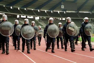 Μαχαιρώματα, επεισόδια και πολλές συλλήψεις στο Βέλγιο