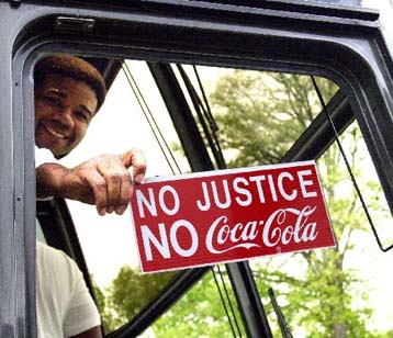 Μποϊκοτάζ κατά της Coca-Cola ετοιμάζουν μαύροι εργαζόμενοί της