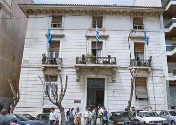 Χωρίς σχόλια η συνάντηση Καραμανλή – Ανδρεουλάκου στη Ρηγίλλης