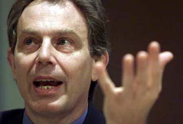 Εντείνονται οι αμφισβητήσεις στην πολιτική του Τόνι Μπλερ