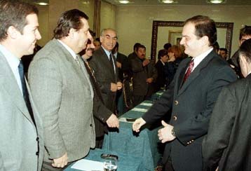 Κύμα αντιδράσεων στη Νέα Δημοκρατία για την αποπομπή του Γ.Καρατζαφέρη