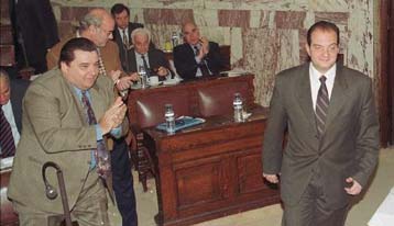 Ανεξάρτητος βουλευτής τελικά ο Γ.Καρατζαφέρης