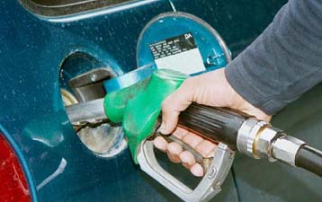 Aυξήσεις στις τιμές των καυσίμων από τα μεσάνυχτα της Τετάρτης