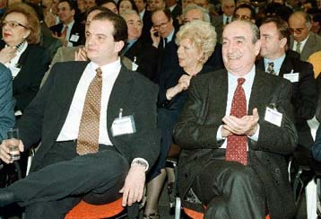 Επικριτικές δηλώσεις Μητσοτάκη για την αποπομπή του Γ.Καρατζαφέρη