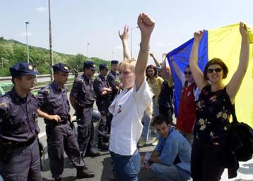 Ανησυχία εκφράζουν οι Ρεπόρτερ Χωρίς Σύνορα για τις διώξεις δημοσιογράφων στη Σερβία