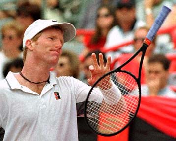 Αποσύρθηκε από την ενεργό δράση ο Τζίμι Κούριερ