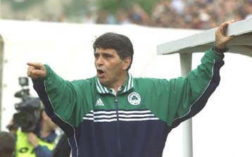 Απαγόρευση εισόδου στους αγωνιστικούς χώρους επί 20 ημέρες σε Κυράστα-Αποστολάκη