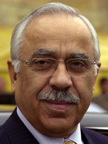 Eκτός του τουρκικού υπουργικού συμβουλίου ο Σομουντζούογλου