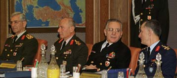 Θετικοί επί της αρχής οι στρατιωτικοί στην Τουρκία για δημοκρατικές μεταρρυθμίσεις