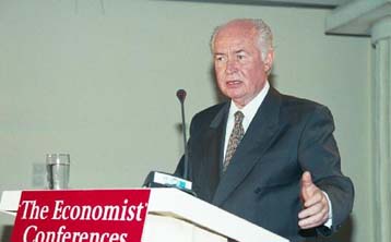 Επιστρέφει στα καθήκοντά του ο Γ.Κληρίδης – Στο νοσοκομείο και ο Γ.Βασιλείου