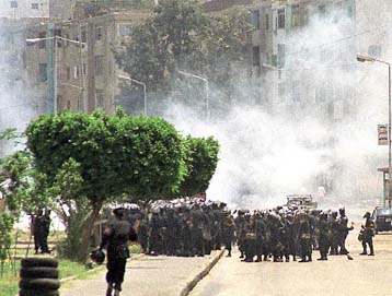 Φοιτητές του Καΐρου ζητούν να απαγορευτεί η κυκλοφορία βλάσφημου βιβλίου