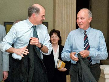 Συνάντηση Γ.Παπανδρέου – Ν.Χάνεϊ για το Κυπριακό και τις ευρωτουρκικές σχέσεις