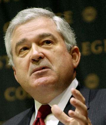 Η ΙΒΜ δίνει στην κυκλοφορία κομψά PC