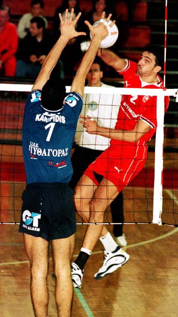 Μπατατούδης καλεί Γκιούρδα – Ανανέωσε ο Κράβαρικ