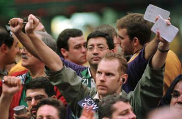 Με πτώση άνοιξαν τη Δευτέρα Nasdaq και Dow Jones