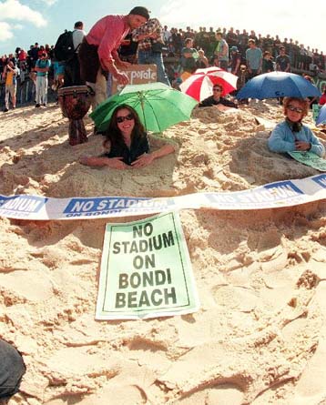 Διαμαρτυρία κατοίκων παραλιακού οικισμού για την ανέργεση γηπέδου μπιτς βόλεϊ