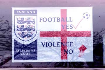 Νεκρός φίλαθλος σε επεισόδια στην Αγγλία