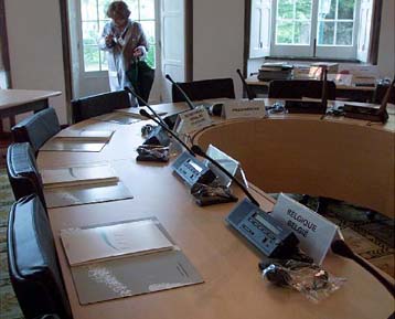 Κερδίζουν έδαφος οι ελληνικές θέσεις για τα Βαλκάνια και το εμπάργκο στη Γιουγκοσλαβία