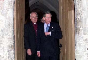 Στο Λονδίνο επέστρεψε ο πρίγκιπας Κάρολος