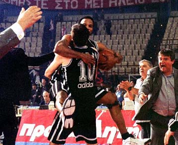 Αποθεωτική υποδοχή στον ΠΑΟΚ και δίψα για τίτλο