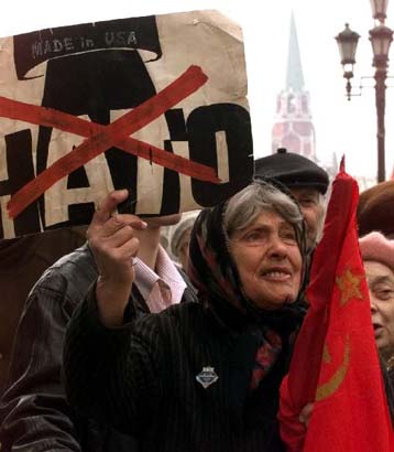 Η διαμάχη Ευρωπαίων και Αμερικανών απειλεί το ΝΑΤΟ