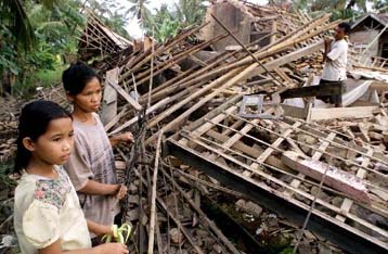 Τουλάχιστον πέντε νεκροί από σεισμό 6,5 Ρίχτερ στην Ινδονησία