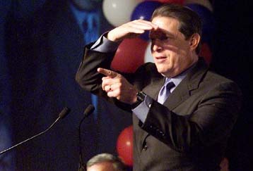 Μπροστά στη μάχη για την προεδρία των ΗΠΑ ο Τζορτζ Μπους