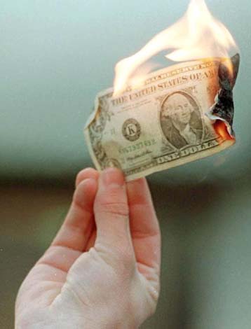 Ενίσχυση της δραχμής έναντι του ευρώ – Πιέσεις από το δολάριο