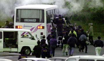 Εληξε το θρίλερ της κατάληψης λεωφορείου από 17χρονο στην Ιαπωνία – Μία γυναίκα νεκρή